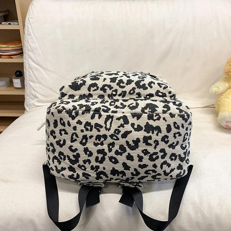 Damen Cord Rucksack mit Leopardenmuster – modischer Stoffrucksack für Freizeit, Schule & Reisen